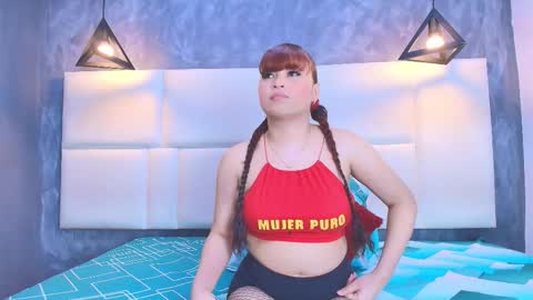 Snapshot of charlotte_and_zac chatting on 11/25/25, 09:04 Charlotte and Zac online show from 11/25/25, 09:04