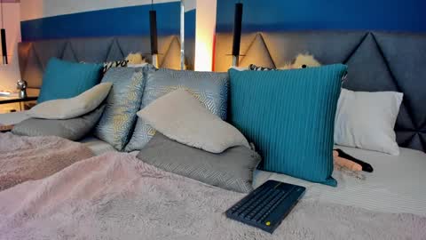 Charlotte online show from 01/12/25, 05:11