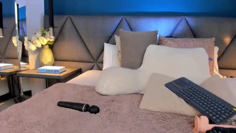 Charlotte online show from 02/24/25, 04:47