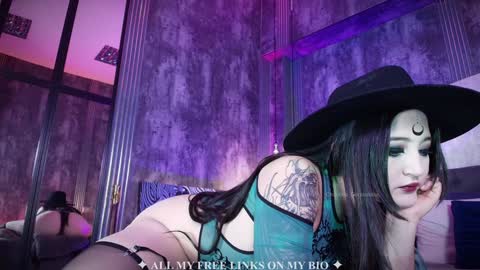 Charlotte online show from 10/24/25, 05:09