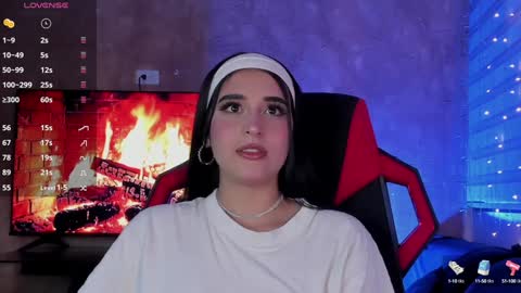 Snapshot of charlotte_greys chatting on 01/12/25, 01:53 Charlotte  online show from 01/12/25, 01:53