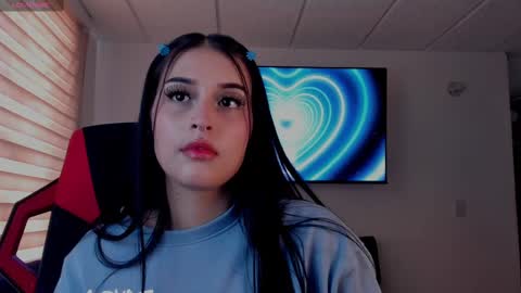 Snapshot of charlotte_greys chatting on 09/23/25, 08:34 Charlotte  online show from 09/23/25, 08:34