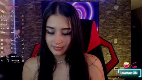 Snapshot of charlotte_greys chatting on 12/17/25, 09:54 Charlotte online show from 12/17/25, 09:54