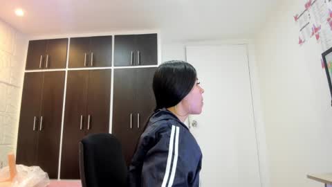 Charlotte Icee online show from 12/16/24, 03:43