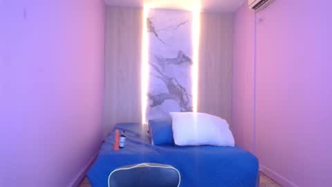 CHARLOTTE online show from 01/25/25, 02:58