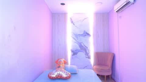 CHARLOTTE online show from 02/05/25, 11:55