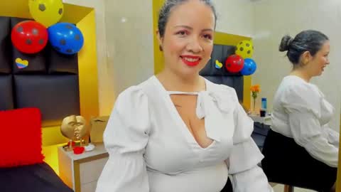 Snapshot of charlotte_monnroe chatting on 06/25/26, 01:15 charlotte_monnroe online show from 06/25/26, 01:15