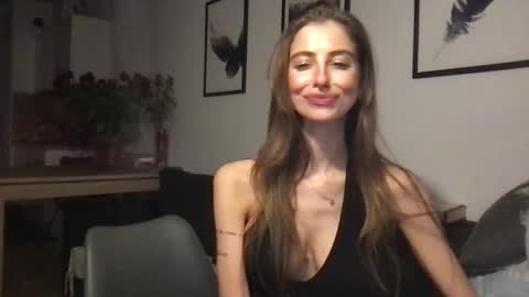 Charlotte Roche online show from 02/19/25, 06:32