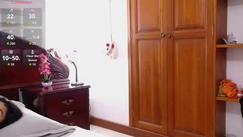 Charlotte   online show from 11/26/25, 11:06