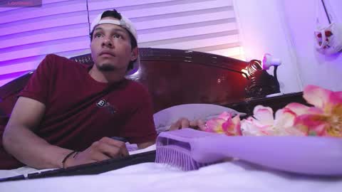 Charlotte   online show from 12/01/25, 05:23