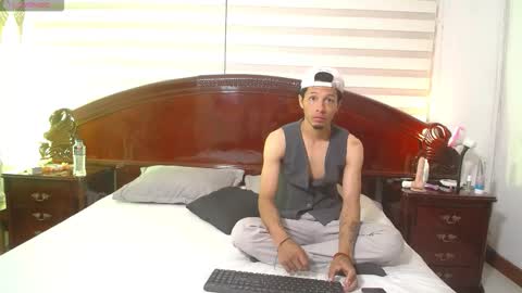 Charlotte   online show from 12/04/25, 09:12