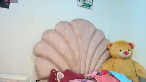 charlotte_walker1 online show from 03/20/26, 09:52