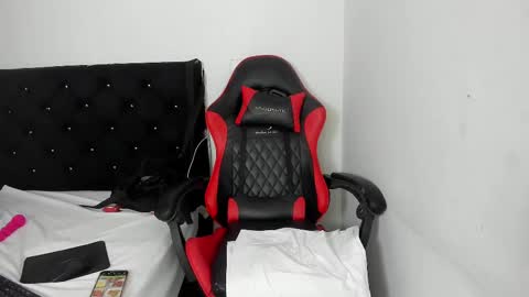 Snapshot of charlotte_xc chatting on 02/07/25, 07:29 charlotte_xc online show from 02/07/25, 07:29