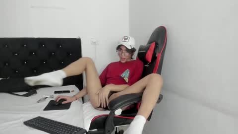 Snapshot of charlotte_xc chatting on 02/14/25, 02:50 charlotte_xc online show from 02/14/25, 02:50