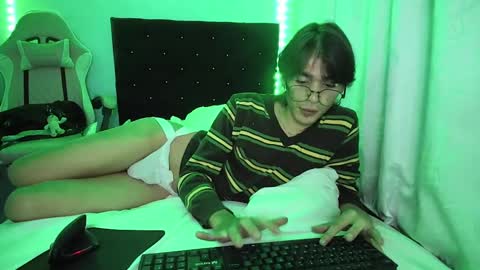 Snapshot of charlotte_xc chatting on 02/15/25, 10:22 charlotte_xc online show from 02/15/25, 10:22