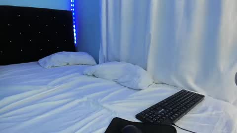 Snapshot of charlotte_xc chatting on 02/20/25, 10:48 charlotte_xc online show from 02/20/25, 10:48