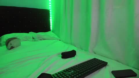 Snapshot of charlotte_xc chatting on 02/22/25, 08:31 charlotte_xc online show from 02/22/25, 08:31