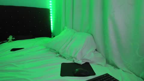 Snapshot of charlotte_xc chatting on 02/23/25, 02:40 charlotte_xc online show from 02/23/25, 02:40