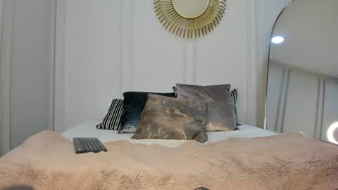 Snapshot of charlottebrownn_ chatting on 09/20/25, 12:44 charlottebrownn_ online show from 09/20/25, 12:44