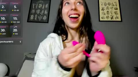 charlottee_love_ online show from 04/17/26, 11:24