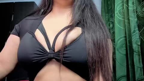 Snapshot of charlottee_lovee69 chatting on 05/13/26, 02:20 Natalia online show from 05/13/26, 02:20