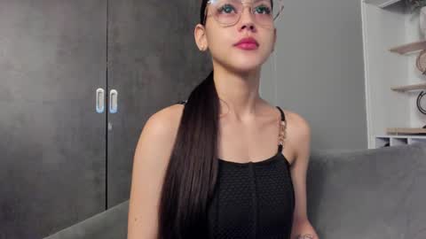 charlottegray_1 online show from 09/18/25, 03:52