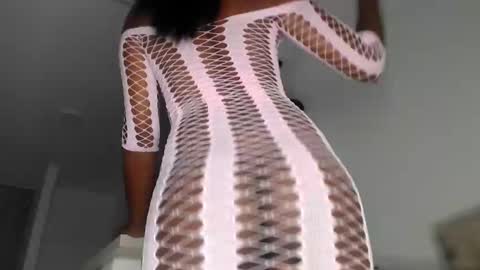 Snapshot of charlottehorny1 chatting on 12/31/24, 06:05 charlottehorny1 online show from 12/31/24, 06:05