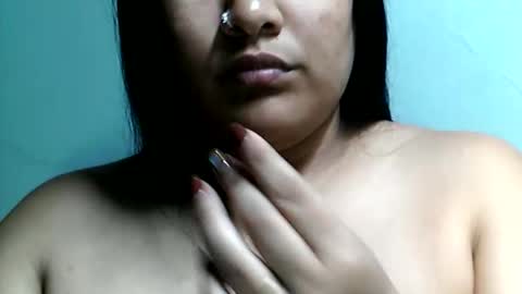 charlottequeen_21 online show from 04/05/26, 03:53