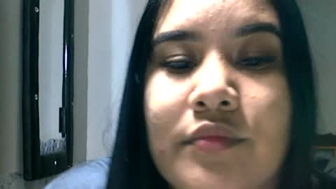 Snapshot of charlottequeen_21 chatting on 06/25/26, 03:06 charlottequeen_21 online show from 06/25/26, 03:06