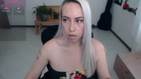 charlottezoe online show from 12/01/24, 05:57