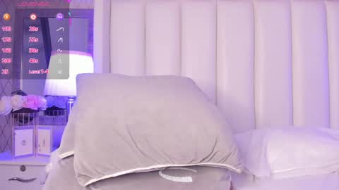 Snapshot of charlottreid chatting on 02/18/25, 05:42 Charlot Treid online show from 02/18/25, 05:42