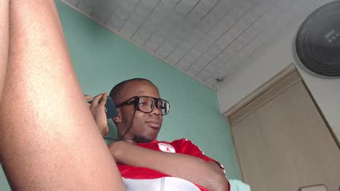 charly_vergonti_ online show from 01/10/25, 08:51