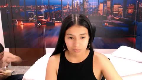 Snapshot of charlyandlaura chatting on 10/10/25, 07:13 charlyandlaura online show from 10/10/25, 07:13