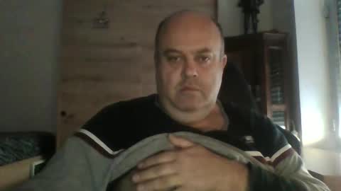 charly online show from 11/21/25, 08:46