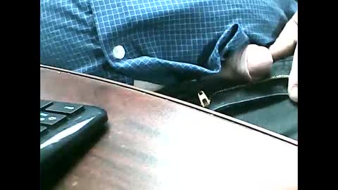 charmeur2672 online show from 04/22/26, 11:01