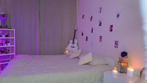 Kaylee online show from 10/10/25, 03:55