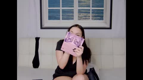 charming_lolla online show from 09/28/25, 11:32