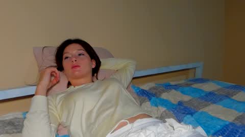 katie online show from 10/23/25, 04:06