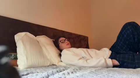 katie online show from 01/09/26, 02:31