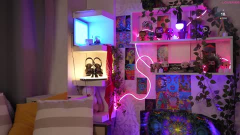 Belle and Miley online show from 12/13/24, 03:43