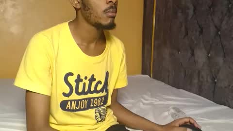 charmleo online show from 04/24/26, 07:05