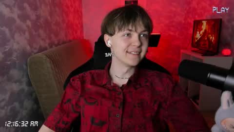 Snapshot of charonbaby1 chatting on 10/21/25, 09:15 lynxy online show from 10/21/25, 09:15