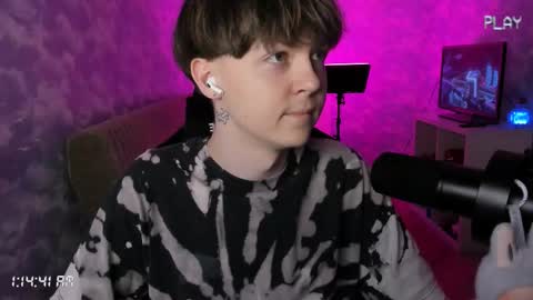 Snapshot of charonbaby1 chatting on 10/27/25, 10:14 lynxy online show from 10/27/25, 10:14