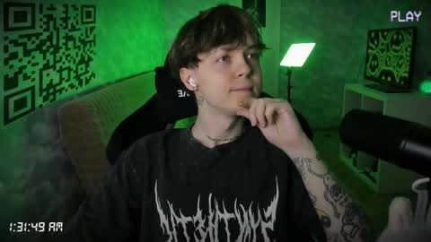 Snapshot of charonbaby1 chatting on 11/20/25, 10:31 lynxy online show from 11/20/25, 10:31