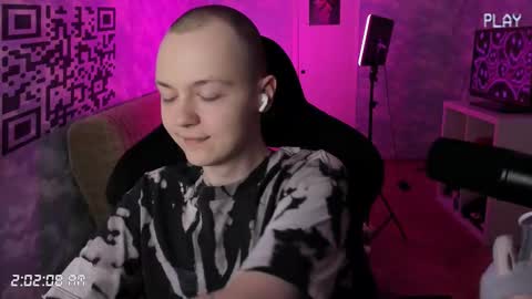 Snapshot of charonbaby1 chatting on 12/04/25, 11:02 lynxy online show from 12/04/25, 11:02