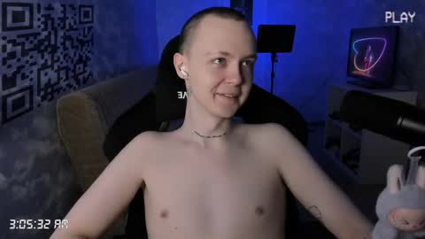 Snapshot of charonbaby1 chatting on 12/14/25, 12:05 lynxy online show from 12/14/25, 12:05