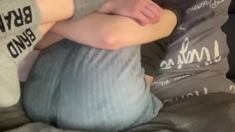 Snapshot of chase_vicky chatting on 01/12/25, 04:40 Vicky online show from 01/12/25, 04:40