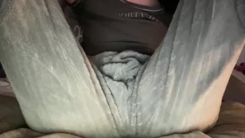 Snapshot of chase_vicky chatting on 09/16/25, 09:05 Vicky online show from 09/16/25, 09:05