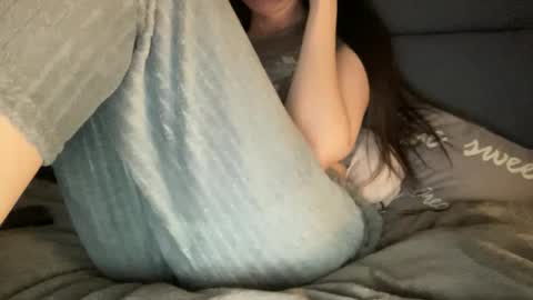 Snapshot of chase_vicky chatting on 09/17/25, 08:21 Vicky online show from 09/17/25, 08:21