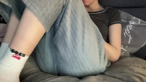 Snapshot of chase_vicky chatting on 10/09/25, 06:50 Vicky online show from 10/09/25, 06:50